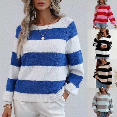 Женский и зимний вязаный свитер с цветными вставками, круглым вырезом, длинными рукавами, в полоску