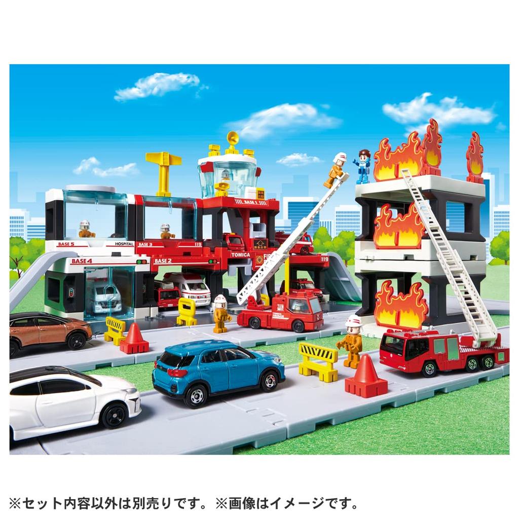 TAKARA TOMY Tomica Town Пожарно-спасательная Мини-машинка Игрушка-машинка Возраст 3 года и старше Соответствует стандартам безопасности игрушек Сертификация ST Маркировка TOMICA "Tomica Выезд!