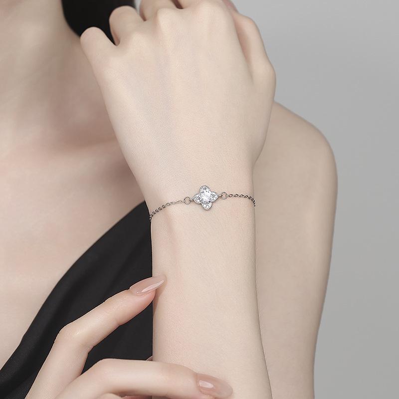 Браслет в стиле Мори из серебра S925 и набор серег с цирконом в виде четырехлистного клевера для женщин