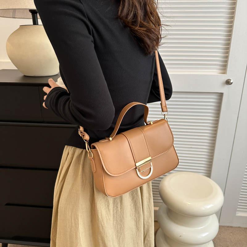 Сумка женская 2024 новая модная популярная портативная маленькая квадратная сумка простая фактура сумка через плечо сумки