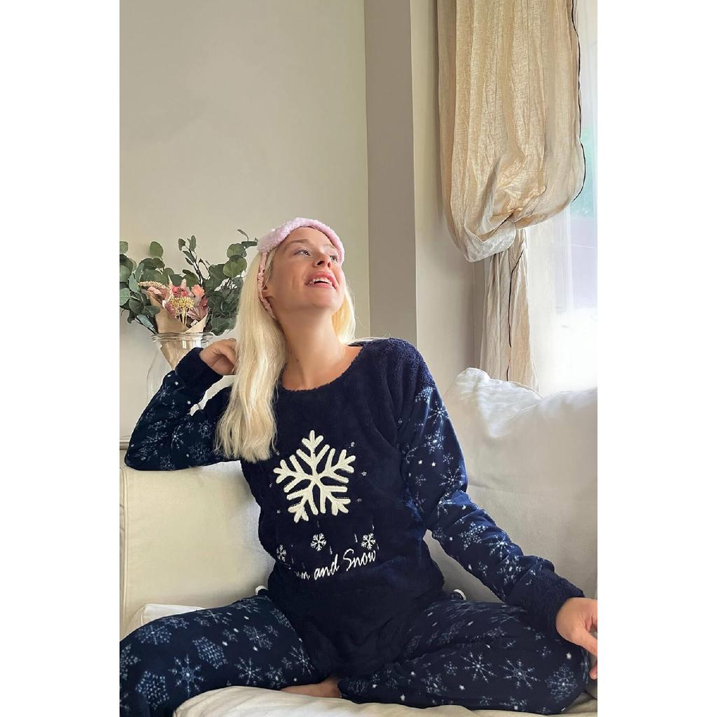 Женский плюшевый пижамный комплект с рисунком снежинок и пудры