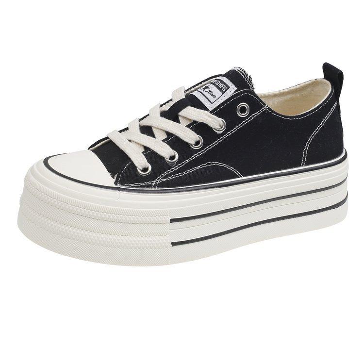 Нишевые высокоценные парусиновые туфли на толстой подошве с увеличением роста для женской коллекции 2025 года, новые маленькие белые туфли, ins, студенческие, универсальные, низкие кеды