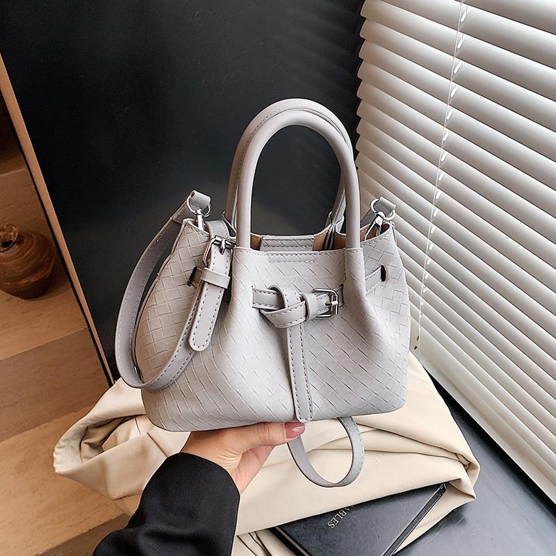 IELGY Summer Messenger Bag Korean Version Portable Pleated Bucket Bag