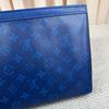 [Б/У] Pochette Voyage Classic Monogram Портативная косметичка на молнии Средняя - Очень хорошее состояние #EFSP4K