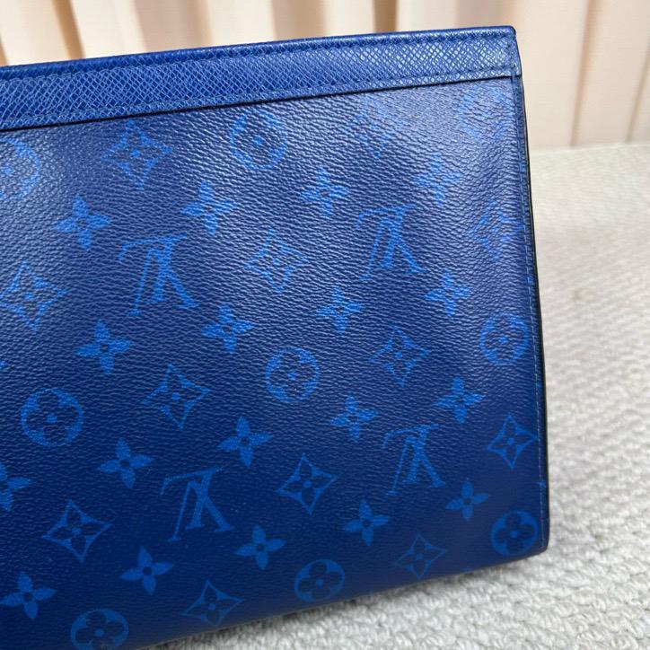 [Б/У] Pochette Voyage Classic Monogram Портативная косметичка на молнии Средняя - Очень хорошее состояние #EFSP4K