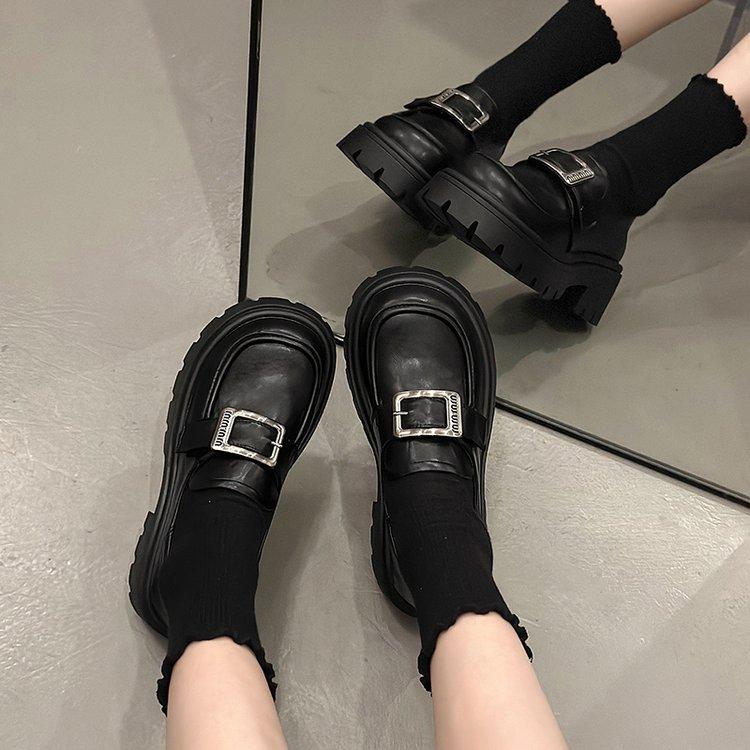 Черные туфли на платформе в ретро-британском стиле для женщин 2025 года, осень-зима, новая мода, универсальные с юбкой, маленькие кожаные туфли