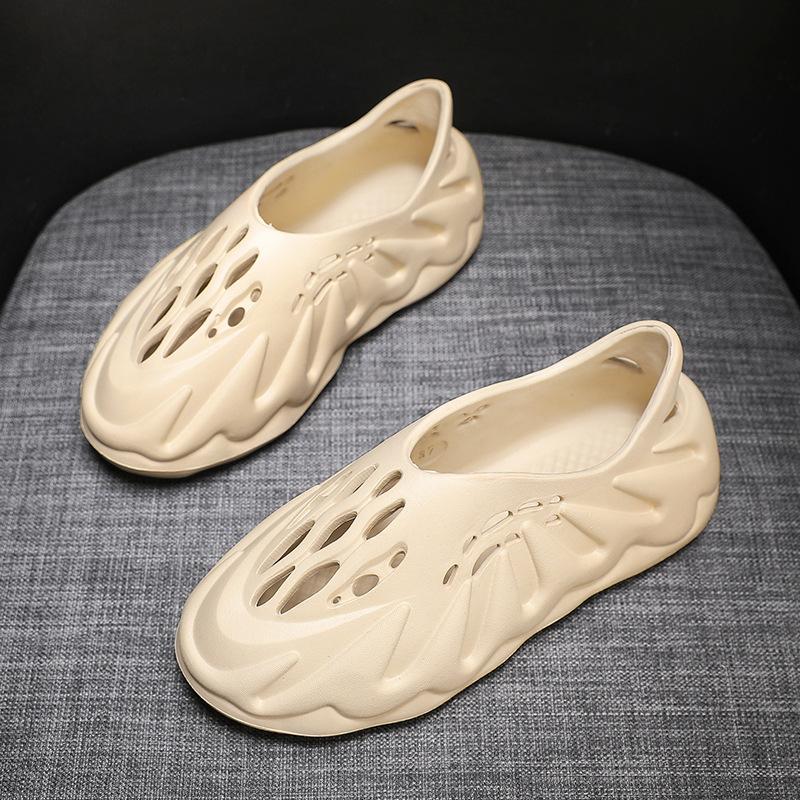 Иностранная торговля дырявая обувь летняя одежда наступая на дерьмо ощущение спортивная сумка головные уборы мужские нескользящие сандалии на толстой подошве для пляжа