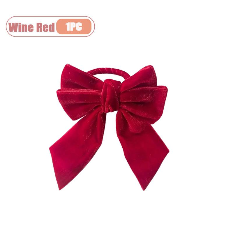 Holiday Christmas Bow Napkin Rings Red and Green Velvet Napkin Holders Festive Table Setting Tissue Rings for New Year