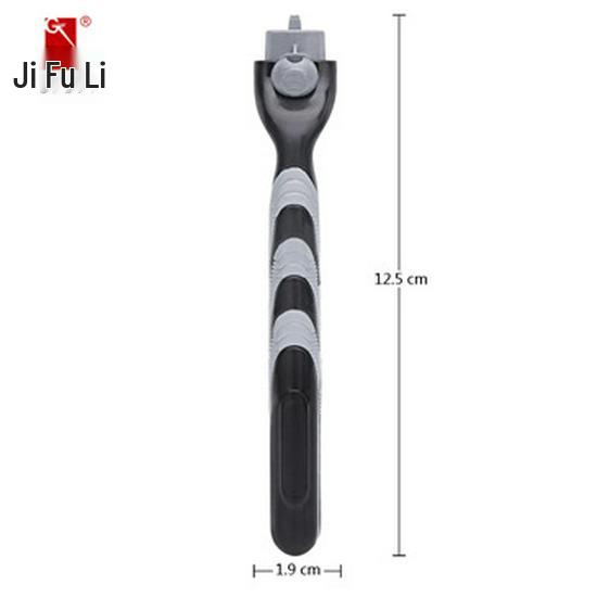 Мужская бритва Gillette с тремя лезвиями и 4 сменными кассетами