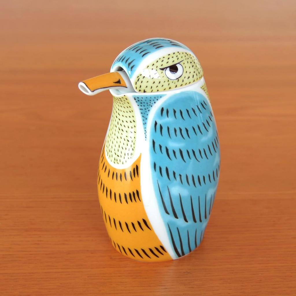 Stylish and Cute Compact Soy Sauce Arita Kingfisher Made In Dispenser, Ware, Porcelain, Design, Large, 180ml, Japan.