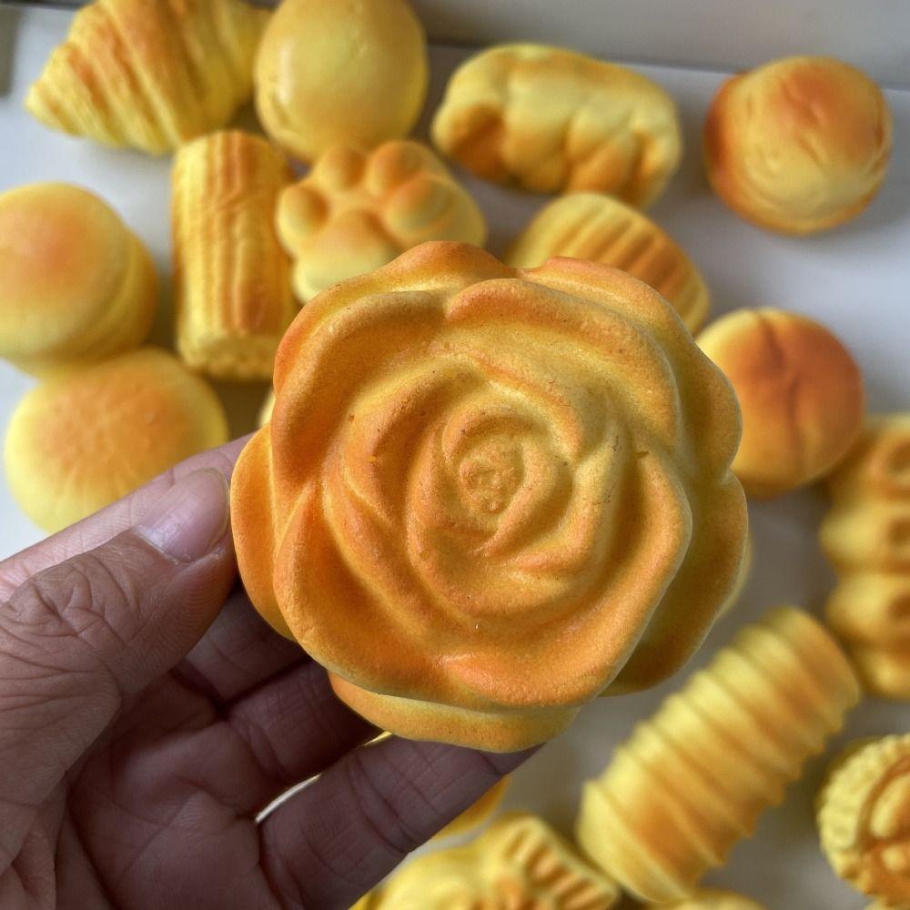 Squeezing Simulated Bread Toy Soft Sensory Fidget Toy Shapeable Fake Bread Toy  Kids Gifts