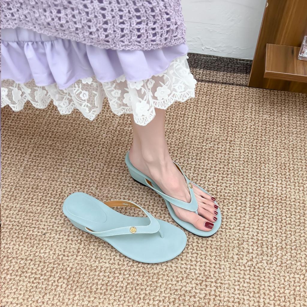 Flip-flops women's thick-soled wedge sandals women's summer versatile toe-increasing women's shoes 2025 Korean version of casual shoes