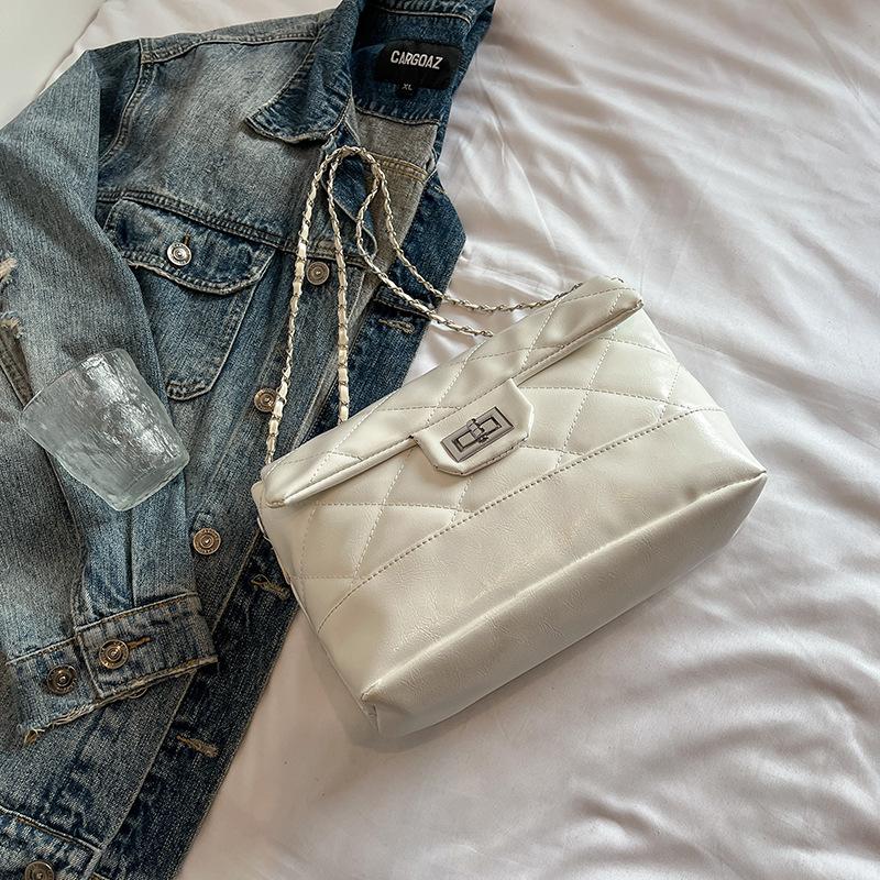 Популярная сумка-ромб на цепочке для通勤, женская, новая модная тенденция 2025 года, сумка на плечо, модная сумка-мессенджер для женщин