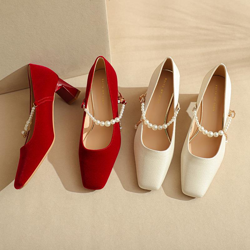Модные туфли-лодочки с квадратным носком для женщин, 2024 новинка, ремешок с пряжкой из бусин, высокие каблуки, модные туфли-лодочки, женская обувь, красные свадебные туфли для невесты