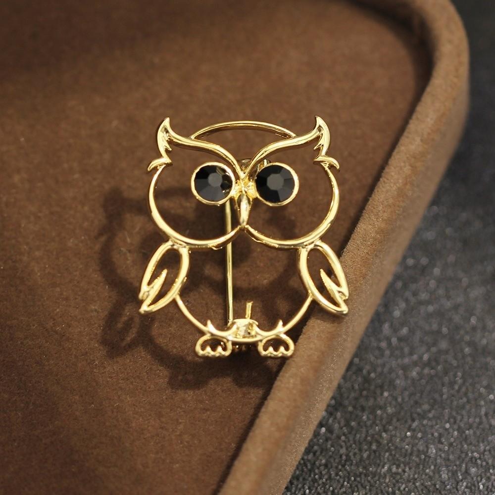 Hollow Animal Metal Pin Light Luxury Owl Badge Pin Fashion Jewelry Owl Rhinestone Brooch Gifts