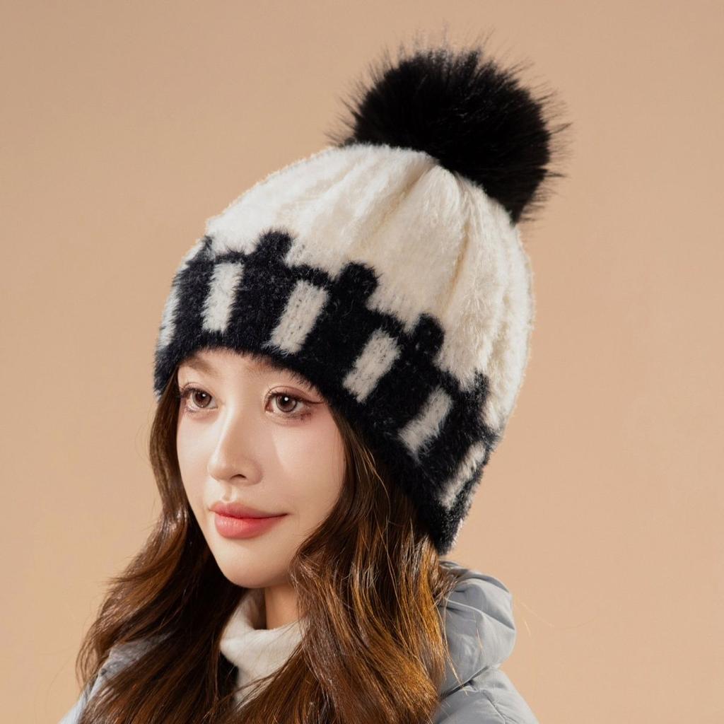 New Plush Knitted Hat Women's Winter Warm Fashion Hairball Wool Hat Outdoor Cold-proof Pullover Hat