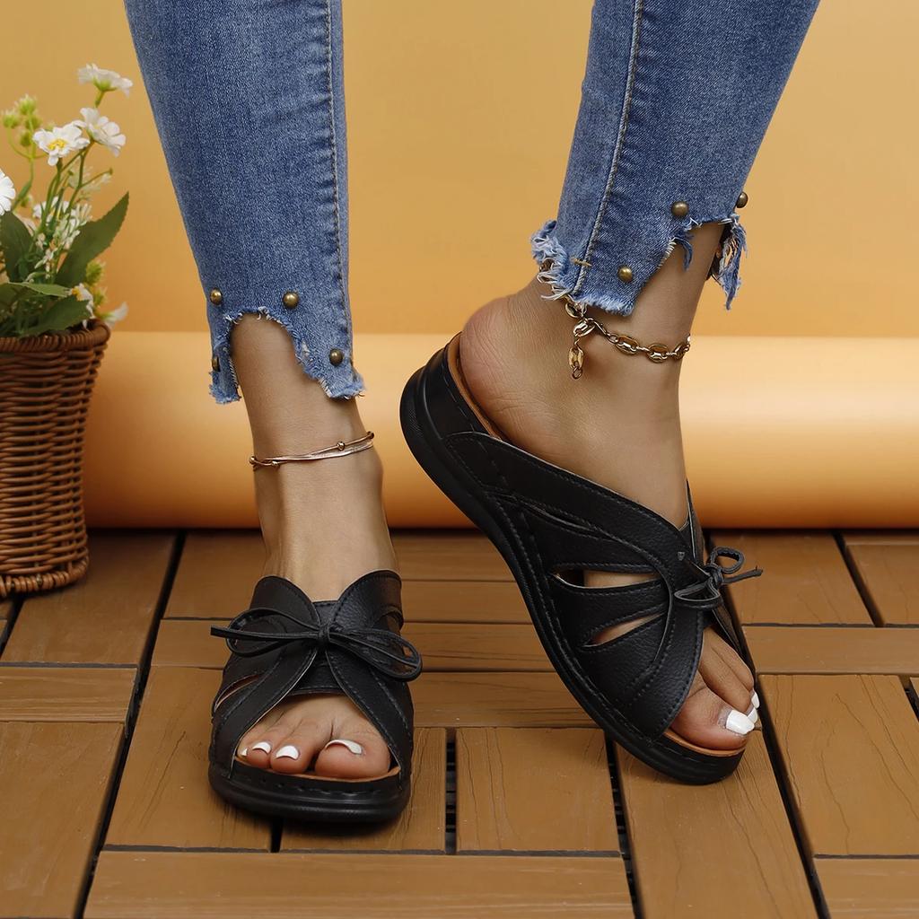 Новые женские тапочки на танкетке, модные летние повседневные полые сандалии на платформе с открытым носком, шлепанцы, нескользящие пляжные туфли, зеленые шлепанцы