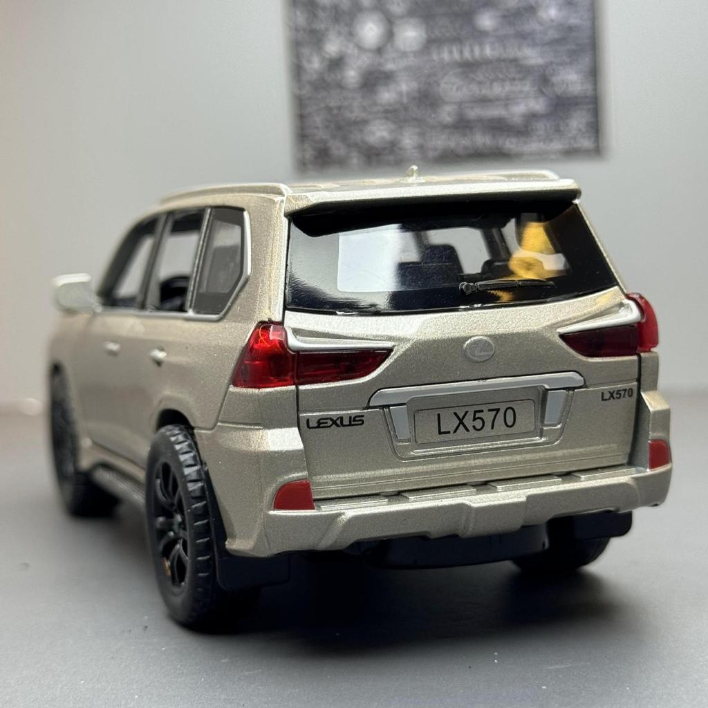 PHL1  1:32 LEXUS LX570 SUV Alloy Off Road Diecast Metal Model Sound & Light Toy Home Decoration Trendy Ornaments Children Toy Present