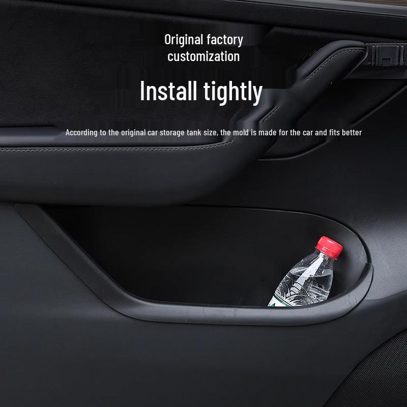 Обновленная Tesla Model Y - Декоративный аксессуар: Коврик-органайзер для слотов в дверных карманах