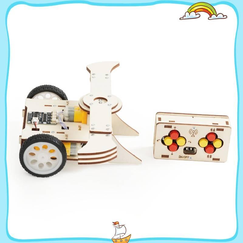 Wooden Assembled Remote Controlled Combat Vehicle With Rotating Wing Toy Set