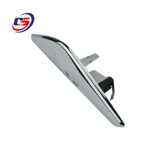 Накладка на дворник BMW X3/X4 Передняя 51117338569/51117338570