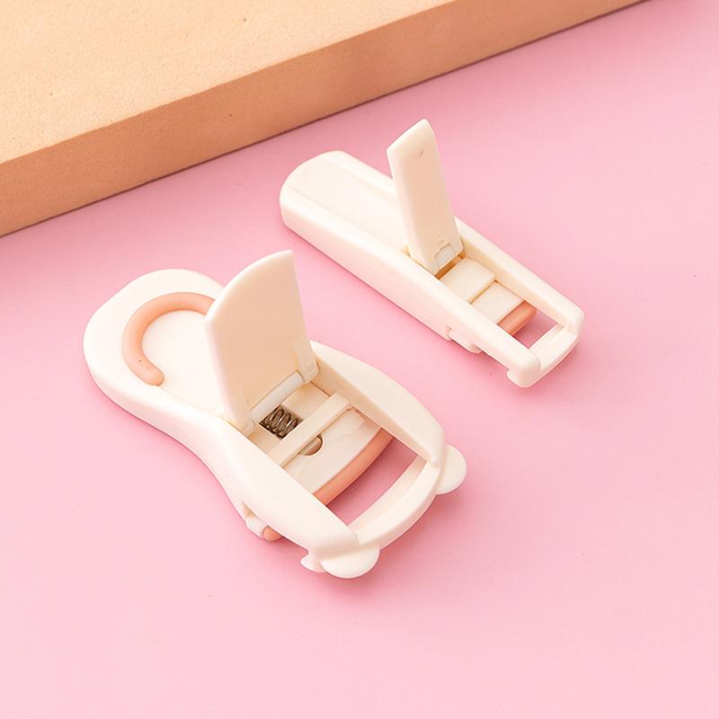 Щипцы для завивки ресниц, долговечные для начинающих, мультяшный дизайн, мини-питание для женщин, аксессуары для макияжа, инструмент, подходящий для всех форм ресниц