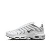 Nike Air Max Plus SE белые хромированные серебристые женские кроссовки металлик-серебристый HJ9743-100