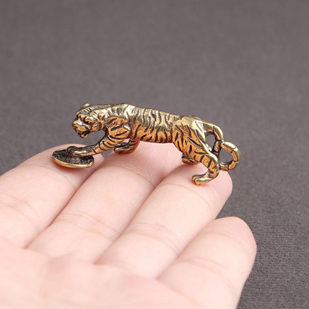 Animal Sculpture for Home,Office,Car Key Chain Diy Desktop Decor Ornaments Crafts Tiger Figurine