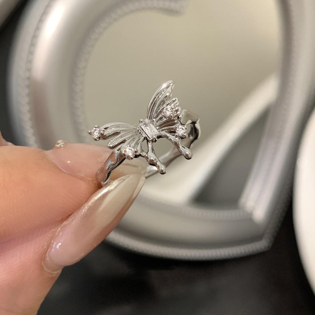 Trendy High-end Moonstone And Zircon Ring With Stylish Wave Pattern Ideal For Modern Ladies