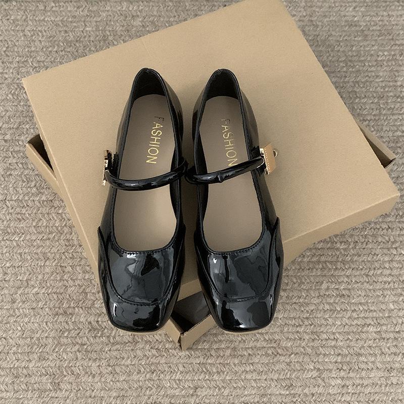 Красные туфли Мэри Джейн с квадратным носком, французские, с юбкой, с неглубоким вырезом, на плоской подошве, женские, новые весенне-осенние 2025 года, в стиле маленькой француженки