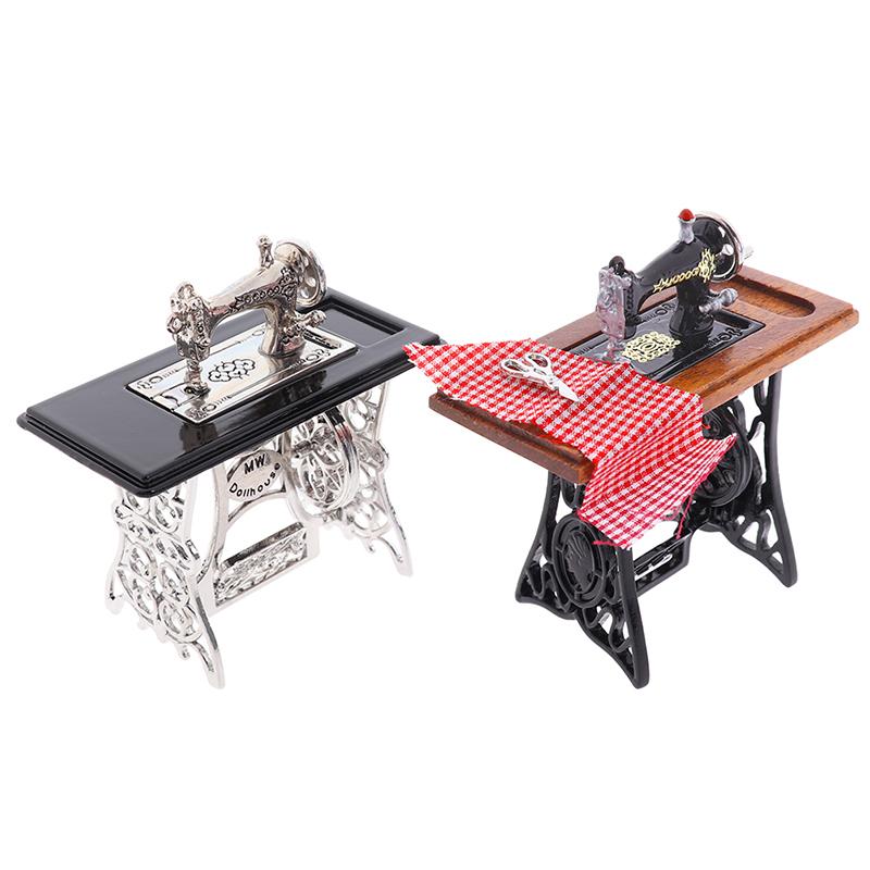 1:12 Мини-швейная машинка для мебели для кукольного домика с ножницами для декора кукольного домика