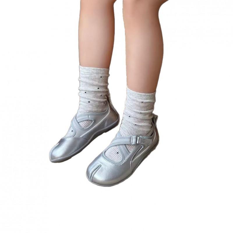 Kids Retro Split-Toe Flat Shoes Girls Boys Soft Sole Slip-On Casual Sneakers In Green Black
