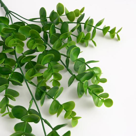 Прочная искусственная лоза. Привлекательная практичность. Не выцветает.