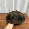 The new retro plaid beret children travel versatile in autumn and winter to modify the face shape and show the face, little painter hat tide