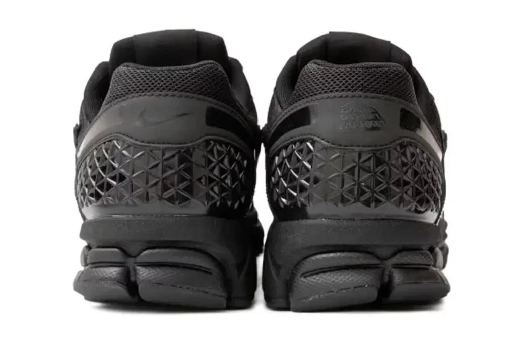FZ3313-001 Dover Street Market (DSM) Nike Zoom Vomero 5 Black (Men's)