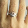Huitan Romantic Lotus Flower Design Women Finger Ring Luxury Gold Color/ Color Bride Wedding Accessories Aesthetic Jewelry