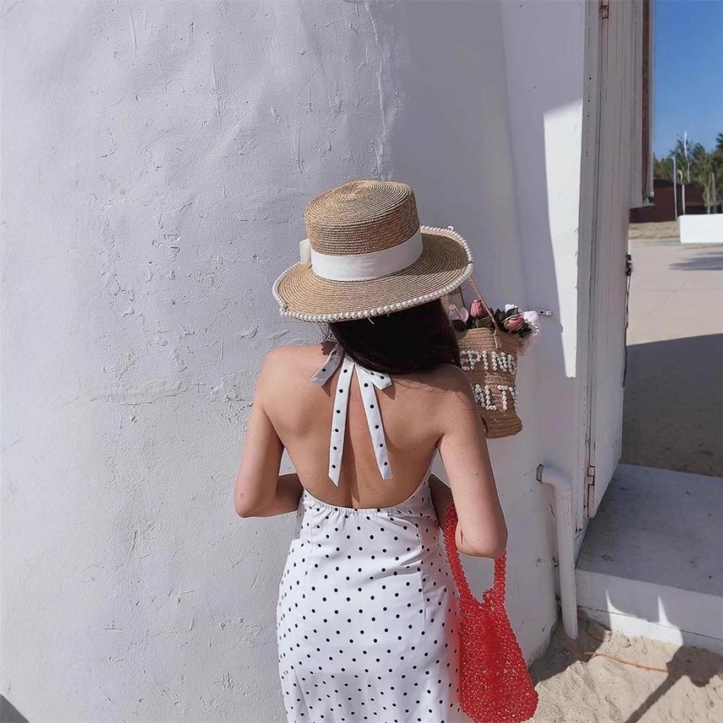 Женское белое платье-халтер в горошек - Французский стиль, без рукавов, V-образный вырез, А-силуэт, короткая юбка