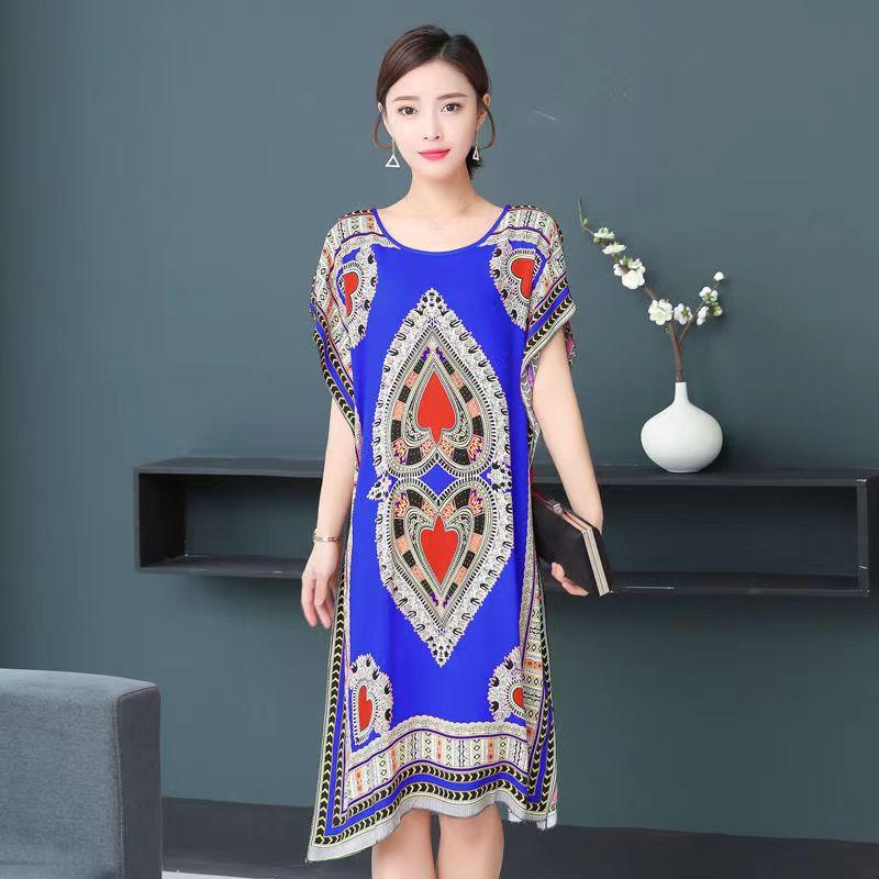 Летнее платье из хлопка и шелка. Прохладное и удобное платье средней длины с принтом. Свободное повседневное женское платье в этническом стиле с короткими рукавами.