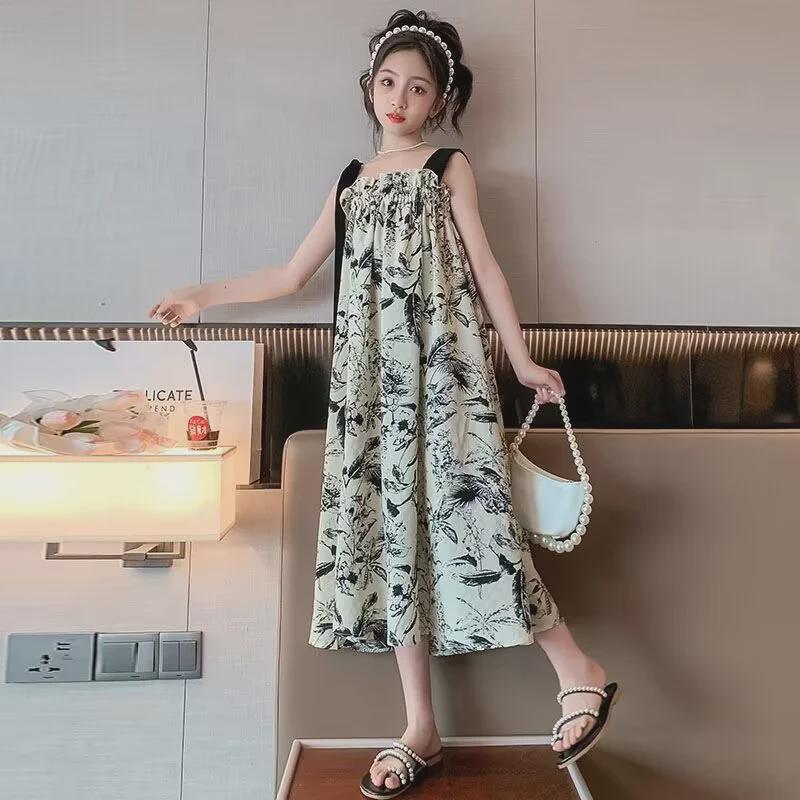 Платье с цветочным принтом для девочек: Стильный летний пляжный наряд для отпуска