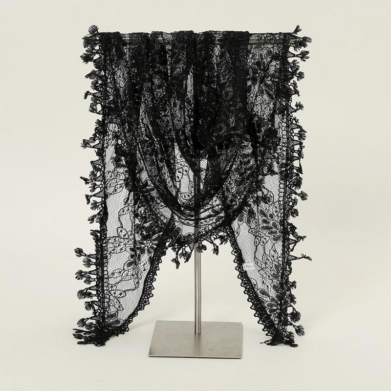 Hot-selling Lace Monochrome Triangle Scarf, Fashionable Hollow Women's Solid Color Grape Triangle Scarf