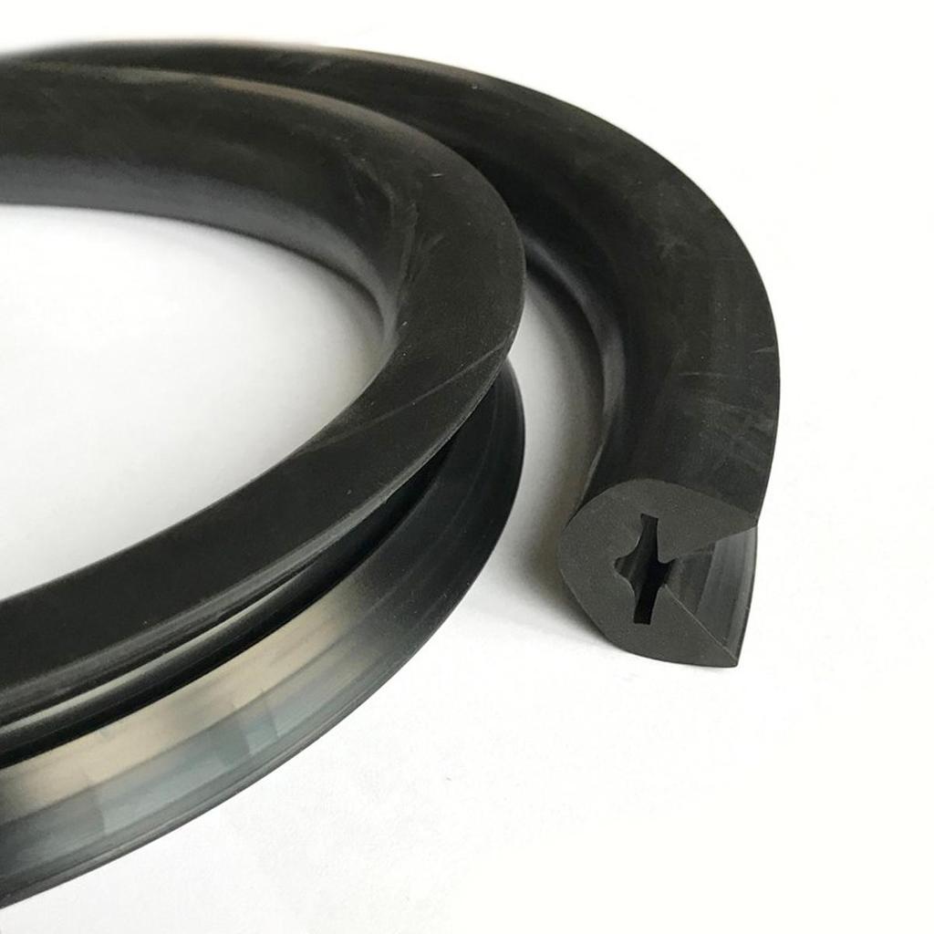 Для Mercedes w114, w115 резиновая защита переднего бампера короткая, тип E класс 1968-1976 гг.