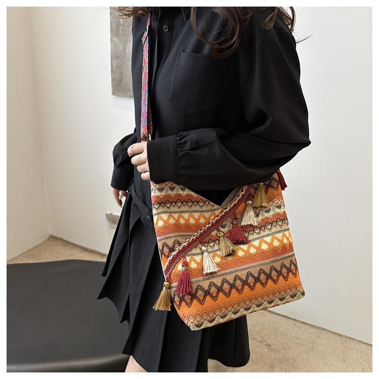 Ethnic Style Tote Bag For Women With Tassel For Daily Use