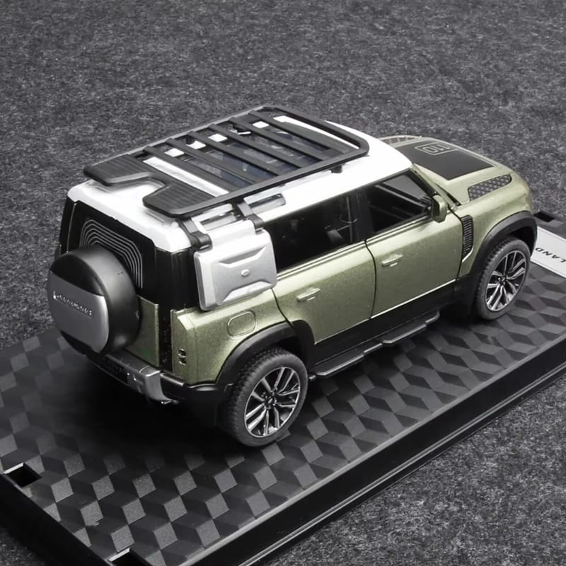 New 1/32 Die-cast Model Car Pull Back Car Toy Collectible for Land Rover New Defender 110 with Sound and Light Boys Gift Collection Ornaments