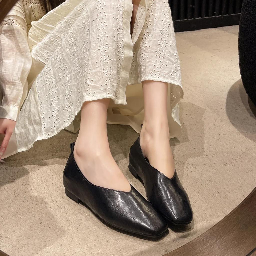 Fashion 2025 Women Slip On Flats Shoes New Square Toe Luxury Loafers Elegant Mary Jane Shoes Outdoor Lightweight Shallow Sneakers Women