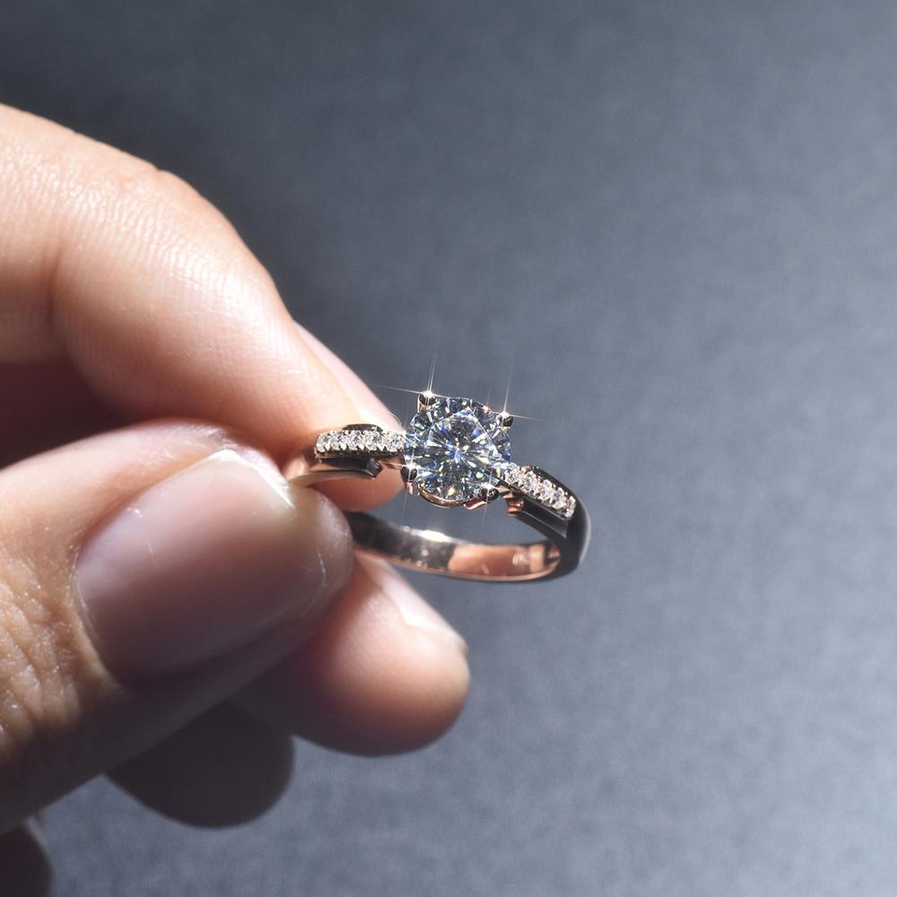 Huitan Newly Designed Wedding Bands Women's Ring with AAA Cubic Zirconia Simple and Classic Proposal Engagement Eternity Jewelry