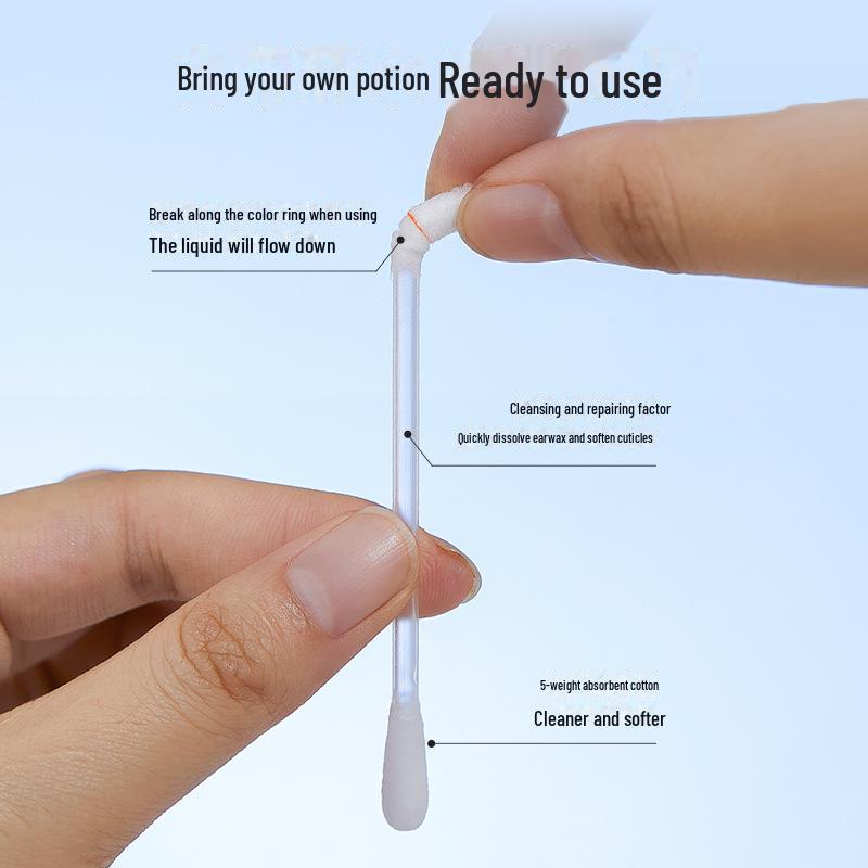 Двухсторонние тампоны для чистки ушей кошек и собак с жидкостью для чистки ушей.