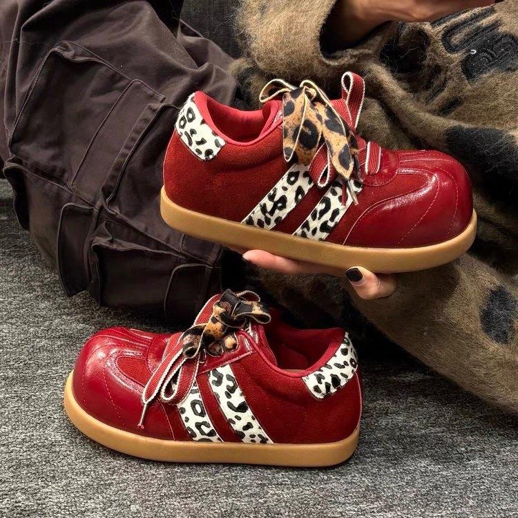2025 осень новые одинарные туфли на плоской подошве кроссовки Форреста Гампа женские универсальные увеличивающие рост туфли на платформе ретро леопардовый принт пуховые туфли