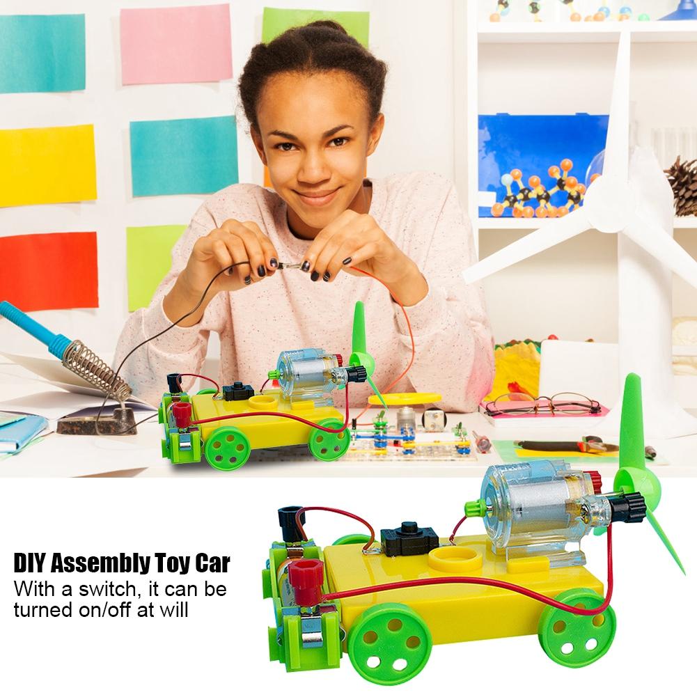 Детская сборка игрушечного автомобиля своими руками, модель автомобиля на четырех колесах, студенческий научный эксперимент