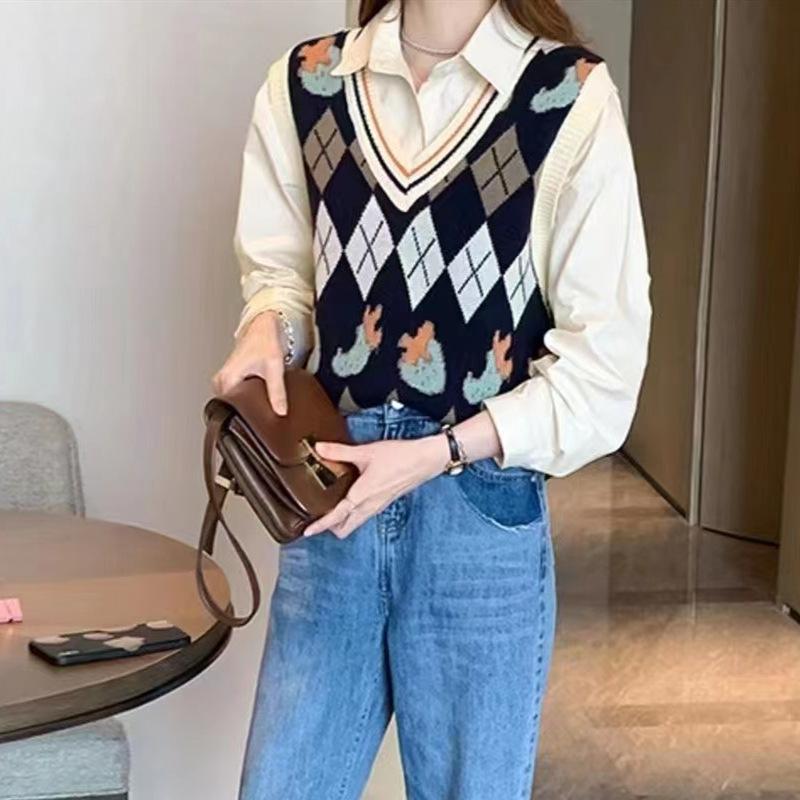 V-neck Knitted Vest for Autumn Sleeveless Outerwear with Camisole Vest Versatile Vest