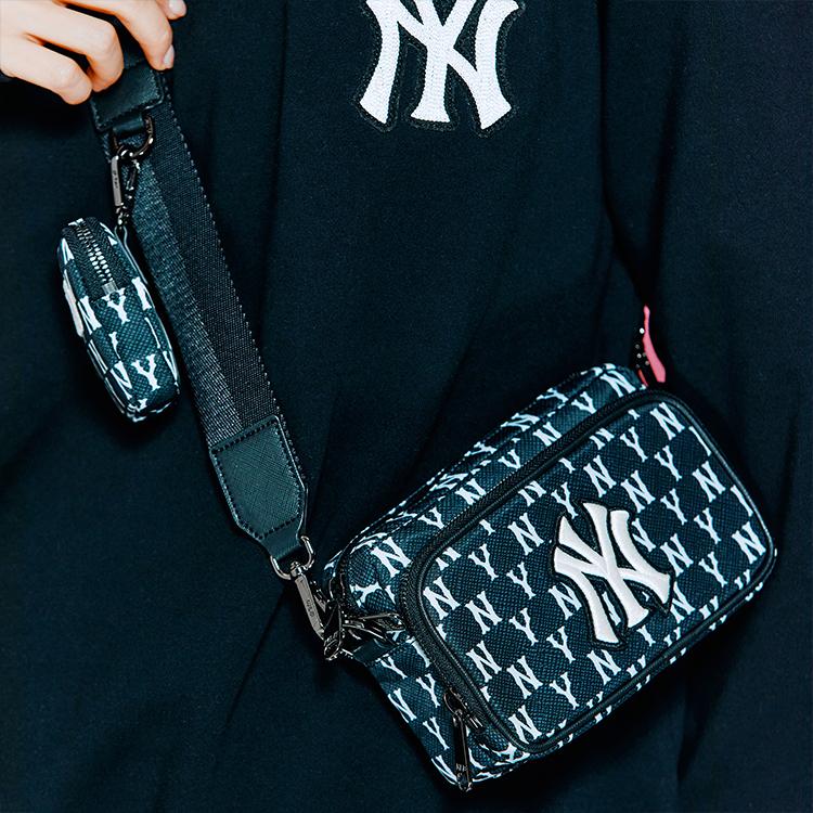 MLB Серия Monogram New York Yankees Классический принт по всей поверхности Полиэстер Сумка для камеры Унисекс Сумка через плечо Черный 3ACRS012N-50BKS